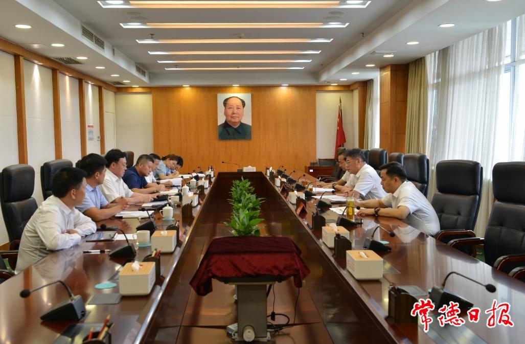 市委書記與黨外代表人士聯誼交友3.jpg
